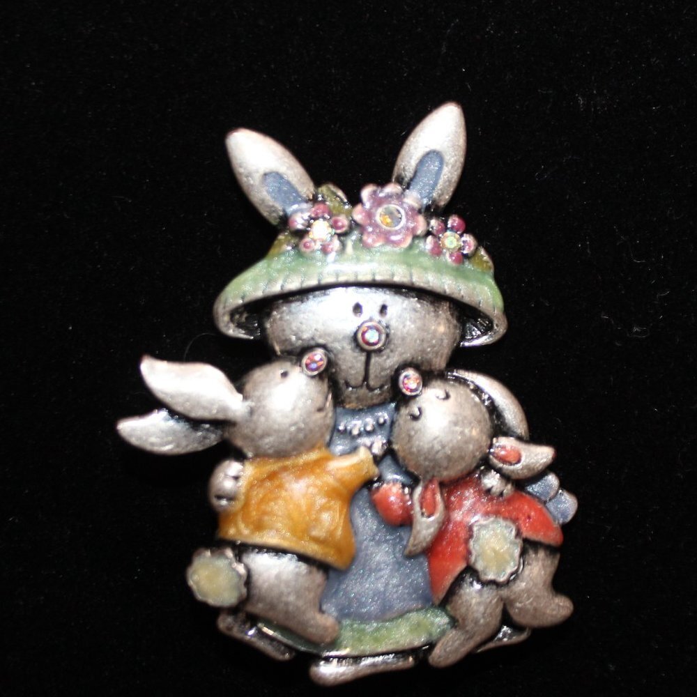 Mother Bunny and Children Silver w/Enamel Brooch - Picture 6 of 6